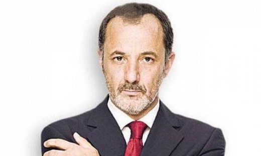 Και συγγραφέας ο Στέλιος Μάινας!