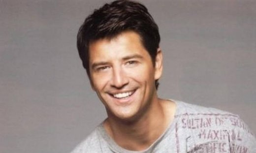 Πού βρίσκεται αυτή τη στιγμή ο Σάκης Ρουβάς;