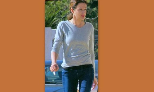 Στην Κηφισιά για ψώνια η Κάτια Ζυγούλη