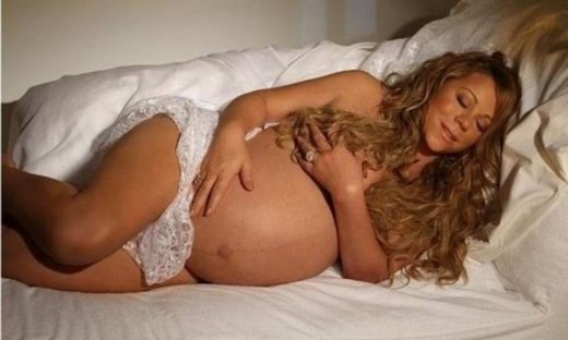 Ολόγυμνη πριν γεννήσει η Mariah Carey