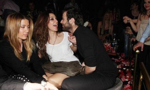 Κατερίνα Παπουτσάκη-Ορέστης Τζιόβας: Καρέ-καρέ τα ερωτικά τους παιχνίδια