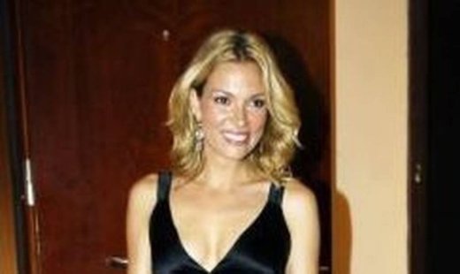 Τι δουλειά έχει η Βίκυ Καγιά με τη Rihanna;