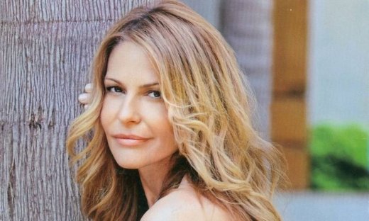 Τζένη Μπαλατσινού: «Δεν είμαι γκουρού των σχέσεων»