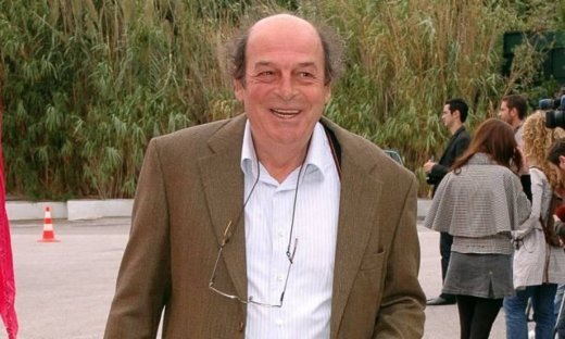 Συμβαίνει τώρα: Σε θερινό cinema στο Πόρτο Ράφτη ο Μανούσος Μανουσάκης