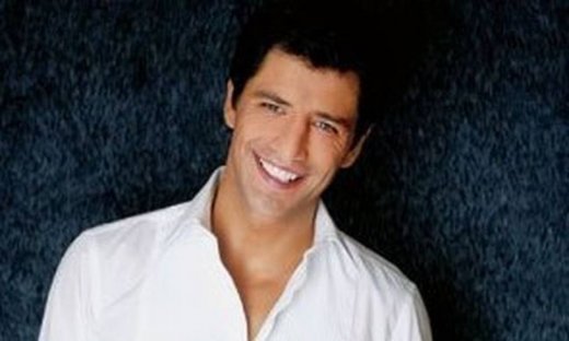 Σε ποια έστειλε λουλούδια ο Σάκης Ρουβάς;