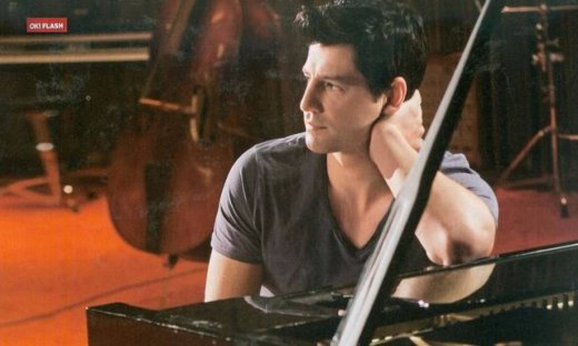 Σάκης Ρουβάς: Backstage φωτογραφίες από το νέο του διαφημιστικό!