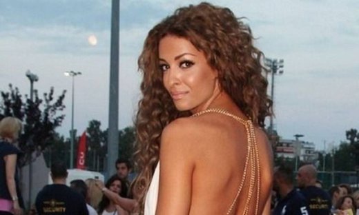 Που αφιερώνει το βραβείο η Ελένη Φουρέιρα;