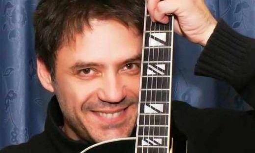 Θάνος Καλλίρης: «Η κρίση με έχει επηρεάσει αφάνταστα πολύ»