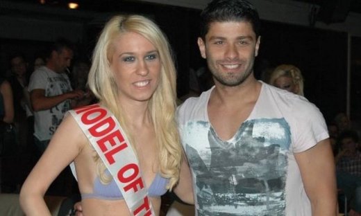 Ειρήνη Λαιμού: Μοντέλο από τζάκι!