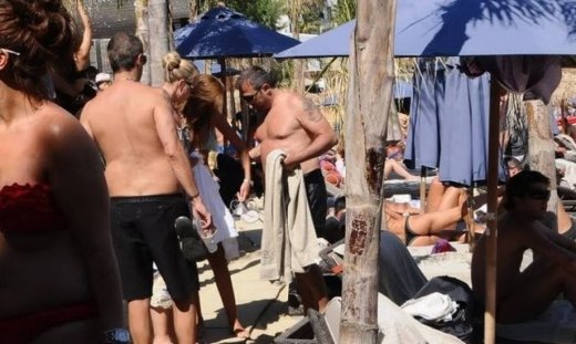 Ρέμος-Μπόζνιακ: Καρέ-καρέ οι διακοπές τους στη Μύκονο!