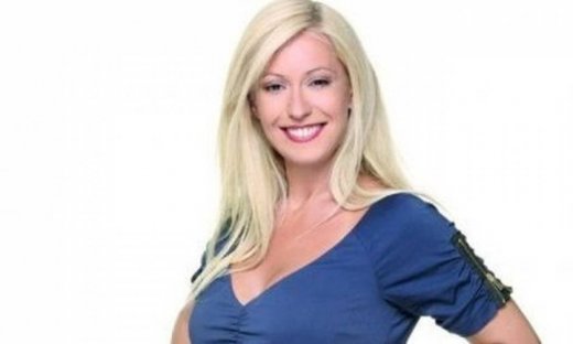 Η Μαρία Μπακοδήμου παραδέχεται στο Queen.gr ότι θα πέθαινε χωρίς τα media