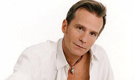 Βαγγέλης Γερμανός: Σε ποιο νησί παραθερίζει;