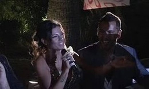 Video: Η Δήμητρα Αλεξανδράκη... κριτής σε καλλιστεία!