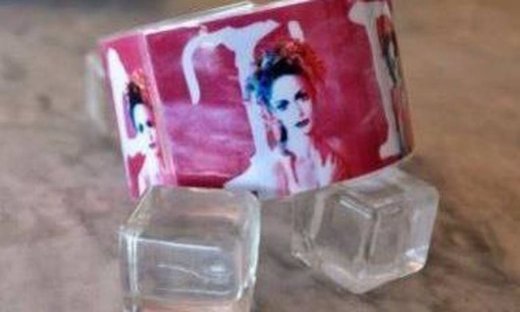 Η Άννα Βίσση έγινε... σκουλαρίκια