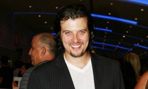 Λάμπης Λιβιεράτος: Στην Τήνο για διακοπές