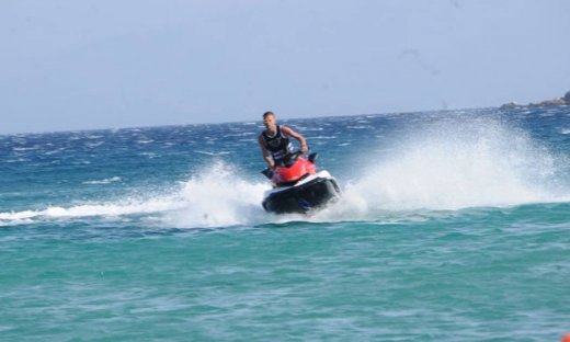 Βρείτε ποιος «σκίζει» τα κύματα