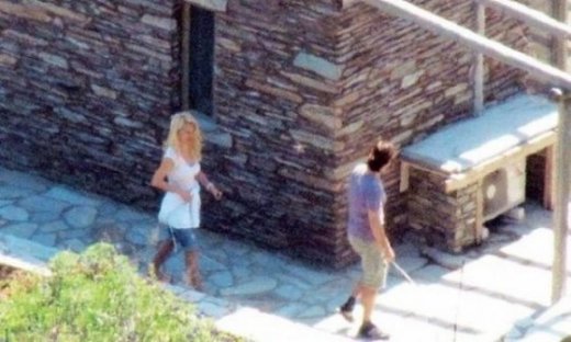 Αγόρασε σπίτι στην Άνδρο η Ελένη Μενεγάκη;