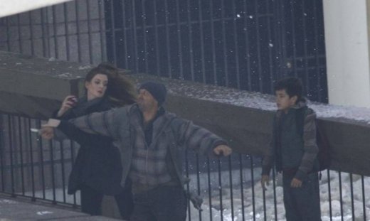 Η Anne Hathaway δίνει μάχη…