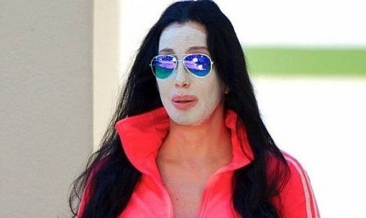 Η Cher πρωταγωνιστεί στο… Μάσκα Νο 2