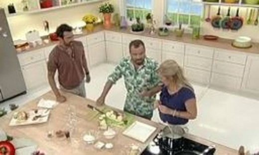 Video: Ο Βασίλης Καλλίδης επέστρεψε στην τηλεόραση!