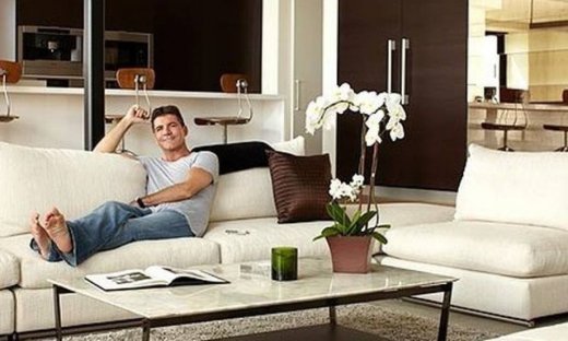 Τα… 500 push ups του Simon Cowell