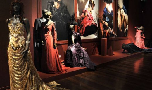 Τα «κοστούμια» του Μετζικώφ ταξιδεύουν στο Λονδίνο