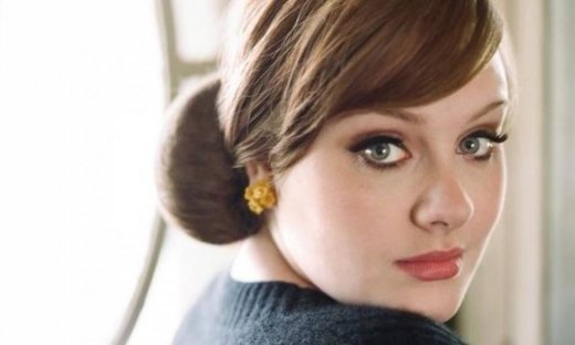 Αdele: Θα χάσει τη φωνή της αν δεν κόψει το τσιγάρο!