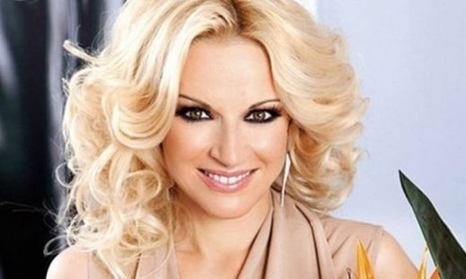 Η Μαρία Μπεκατώρου «εισβάλλει» στο Mega Κύπρου και στο Dansing