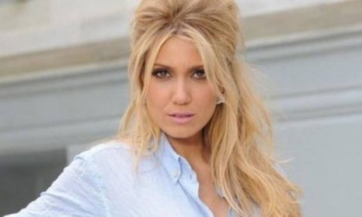 Έλενα Παπαβασιλείου: «Είμαι μες την καλή χαρά»