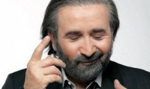 Λάκης Λαζόπουλος: «Οι πολιτικοί έχουν ξεφτιλίσει τη δημοκρατία»