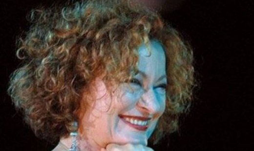 Τελευταίες παραστάσεις για την Τάνια Τσανακλίδου