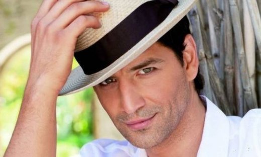 Σάκης Ρουβάς: Ψηφίστηκε ο πιο «καυτός» του facebook!