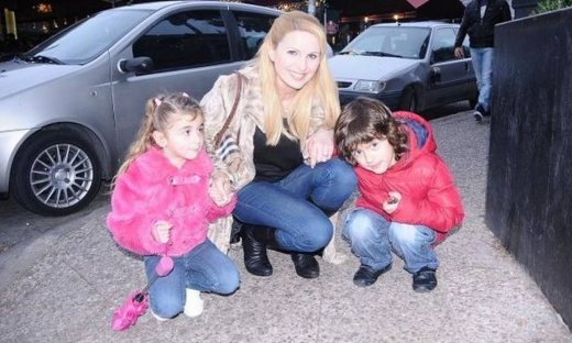 Η τρυφερή θεία… Μάγδα Τσέγκου