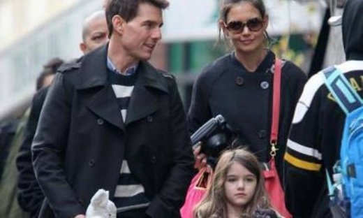 Κρουζ-Χολμς: Βόλτες με την κόρη τους στην Νέα Υόρκη
