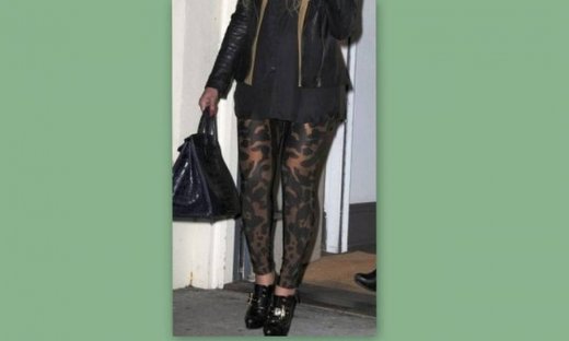 Sexy και έγκυος η…