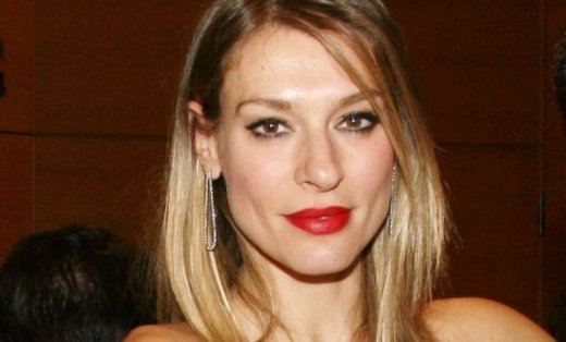 Ζέτα Δούκα: Πώς αντέδρασαν οι γονείς της όταν αποφάσισε ότι θα γίνει ηθοποιός;