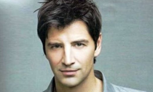 Ο Σάκης Ρουβάς πάει... Κύπρο!