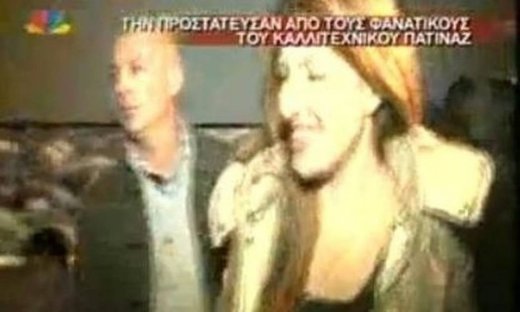 Η Έλενα Παπαρίζου στη Θεσσαλονίκη με… σωματοφύλακες!