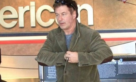 Alec Baldwin: Η μεγάλη επιστροφή στο twitter!