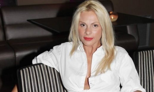 Η επιστροφή της Ζώζας Μεταξά