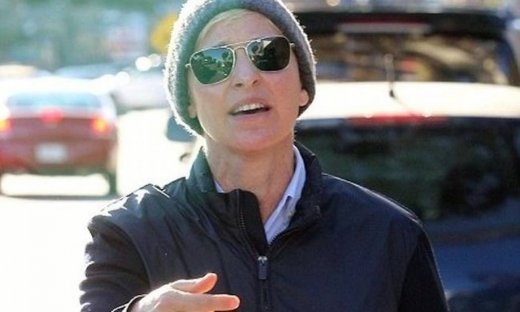 Ellen DeGeneres: Κινδυνεύει να χάσει δουλειά επειδή είναι gay;
