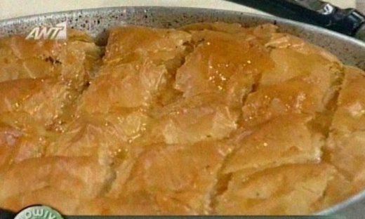 Τρεμουλιαστό γαλακτομπούρεκο από την Αργυρώ Μπαρμπαρίγου