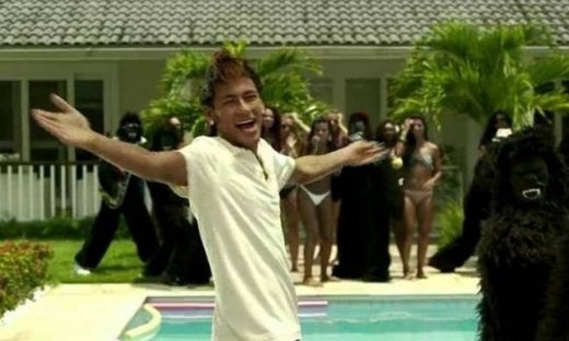 Ο Νεϊμάρ, οι γορίλες και τα… κορμιά με μπικίνι