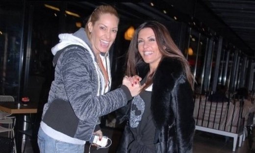 Τα κορίτσια ξενυχτάνε μόνα ή δυο - δυο