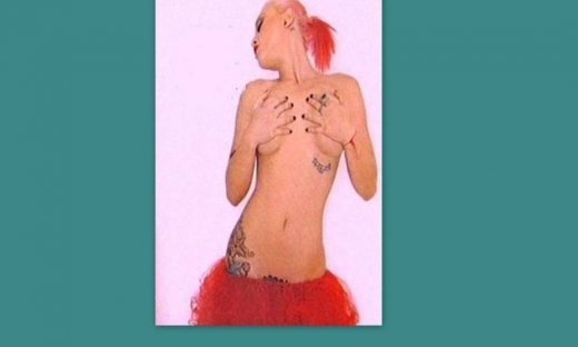 Η sexy Πηνελόπη Αναστασοπούλου και τα 11 tattoos