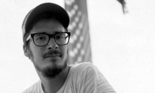 Ο συγγραφέας Λουκάς Μέξης προτείνει 5 βιβλία (και όχι μόνο) που μπορούν να σου αλλάξουν τη ζωή