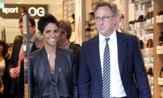 Η Halle Berry υπογράφει σειρά footwear