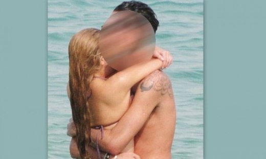 Φιλιούνται, αγκαλιάζονται! (φωτό)