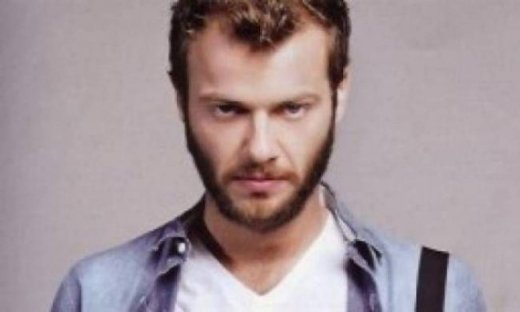 Ορέστης Τζιόβας : «Ο έρωτας είναι ένα επιπόλαιο συναίσθημα»