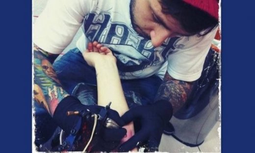 Ποια τραγουδίστρια έκανε tattoo; (φωτό)